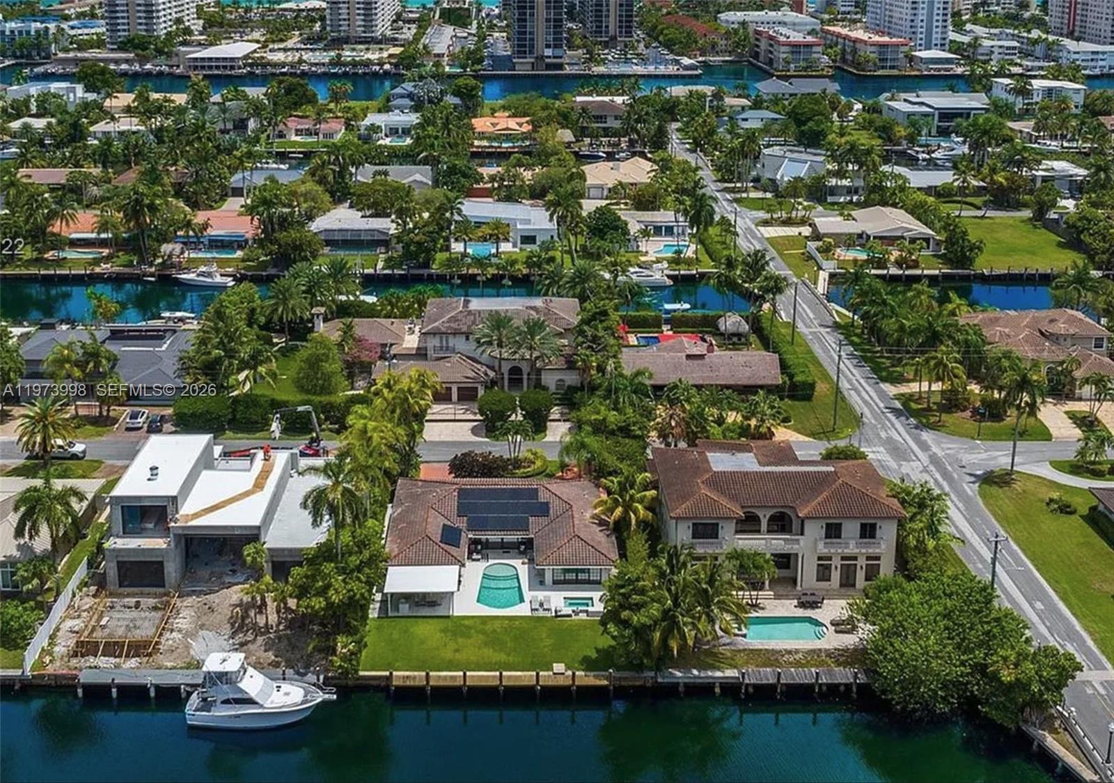 524 Oleander Dr, Hallandale Beach FL 33009