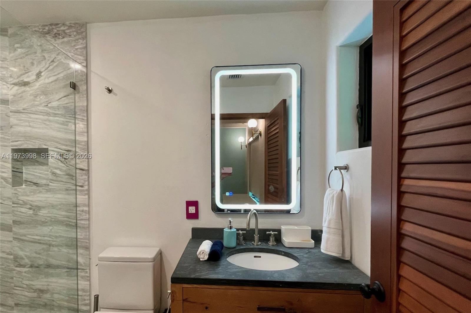 524 Oleander Dr, Hallandale Beach FL 33009