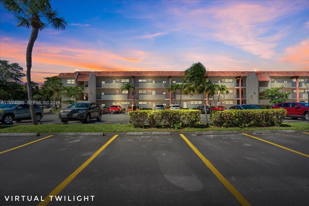 811 S Hollybrook Dr #208, Pembroke Pines FL 33025