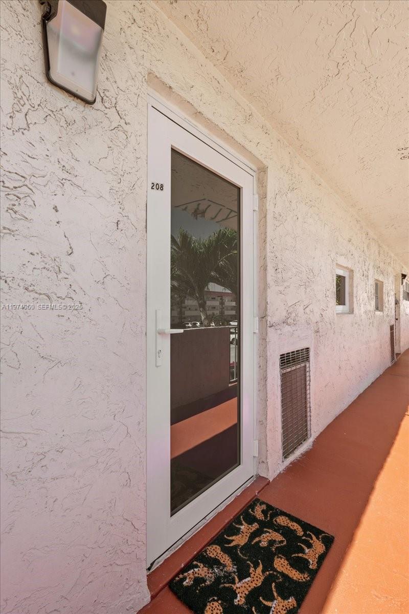 811 S Hollybrook Dr #208, Pembroke Pines FL 33025