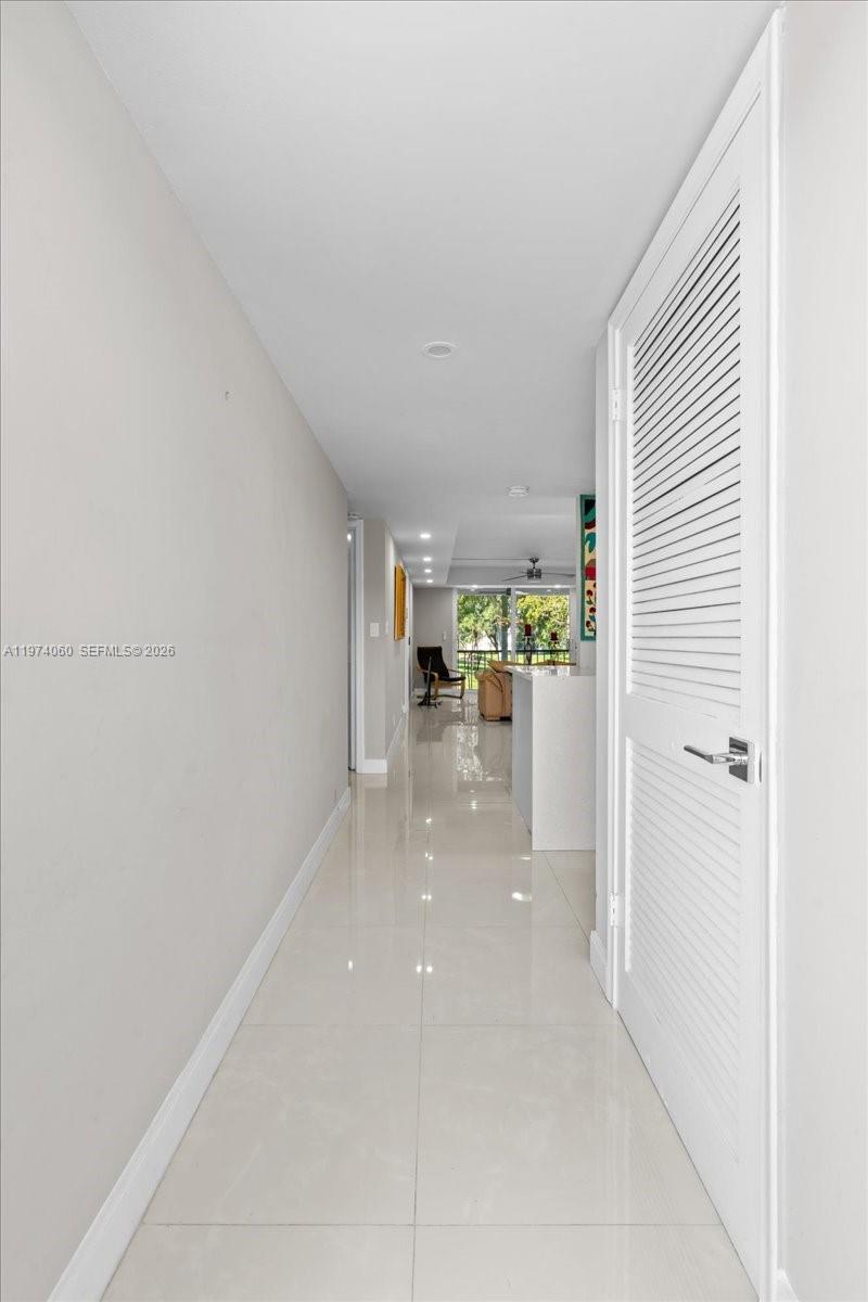 811 S Hollybrook Dr #208, Pembroke Pines FL 33025