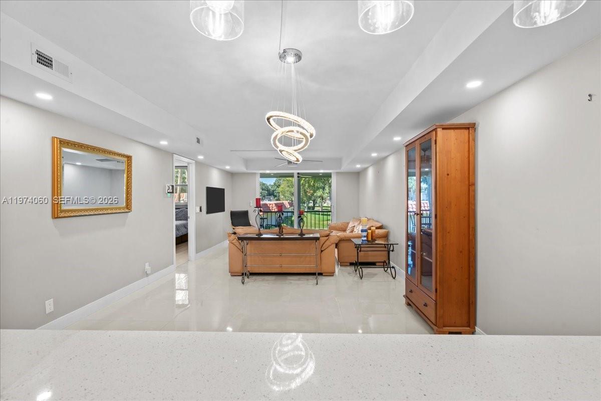 811 S Hollybrook Dr #208, Pembroke Pines FL 33025