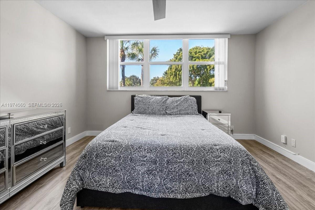 811 S Hollybrook Dr #208, Pembroke Pines FL 33025