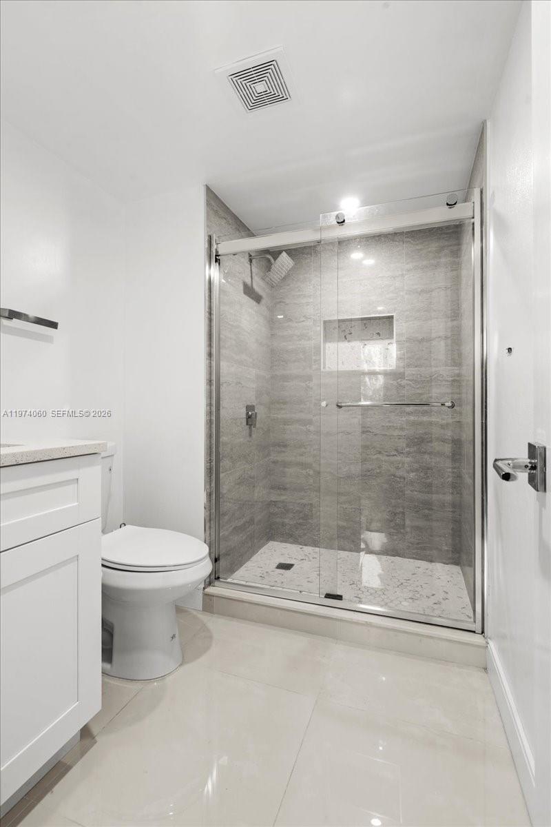 811 S Hollybrook Dr #208, Pembroke Pines FL 33025