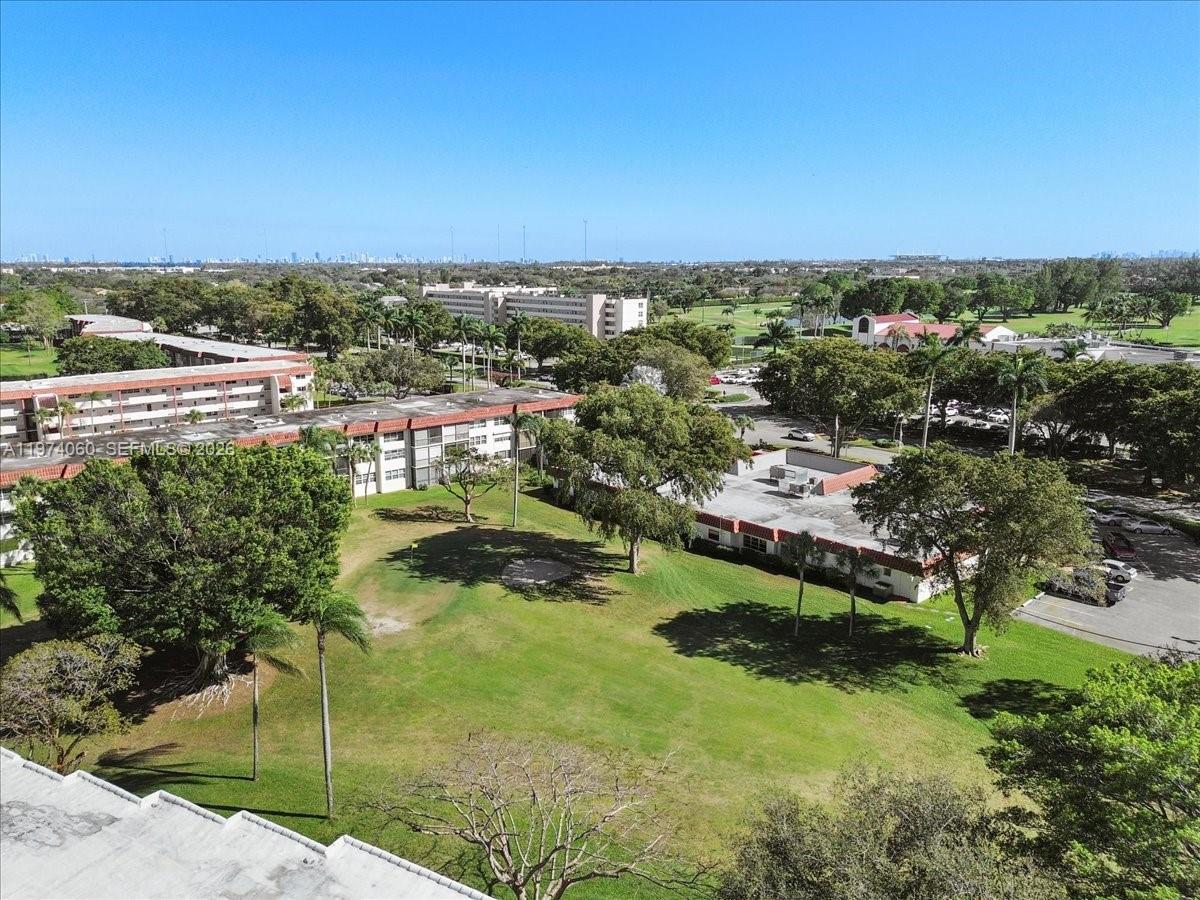 811 S Hollybrook Dr #208, Pembroke Pines FL 33025