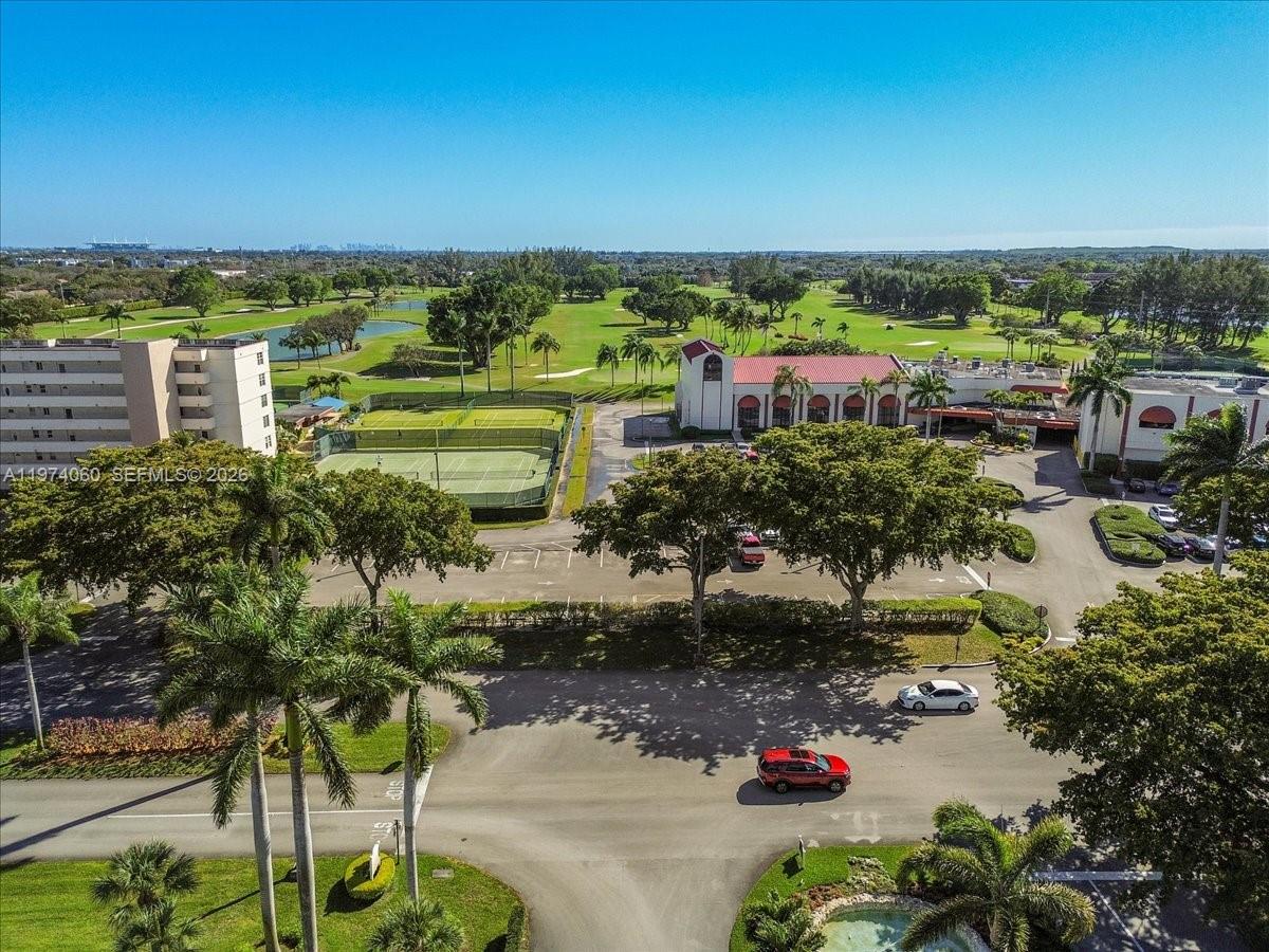 811 S Hollybrook Dr #208, Pembroke Pines FL 33025