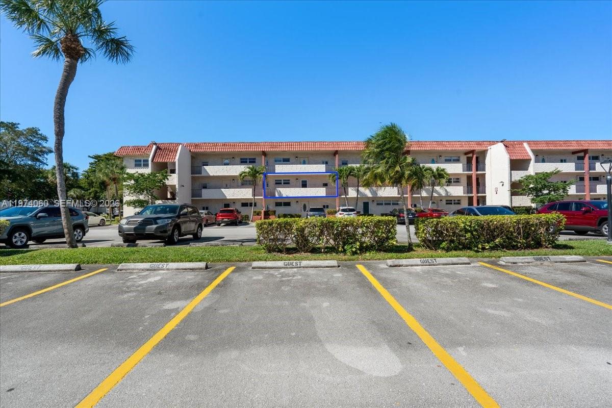 811 S Hollybrook Dr #208, Pembroke Pines FL 33025
