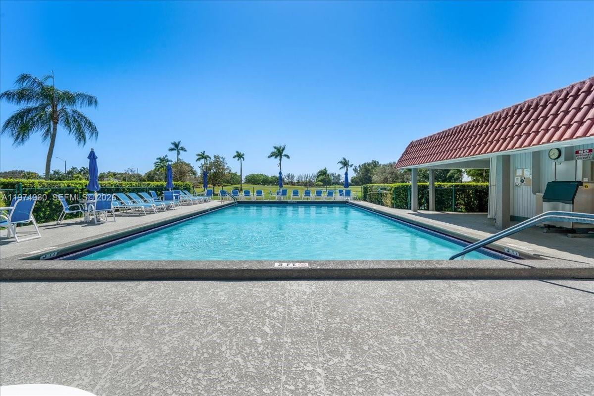 811 S Hollybrook Dr #208, Pembroke Pines FL 33025