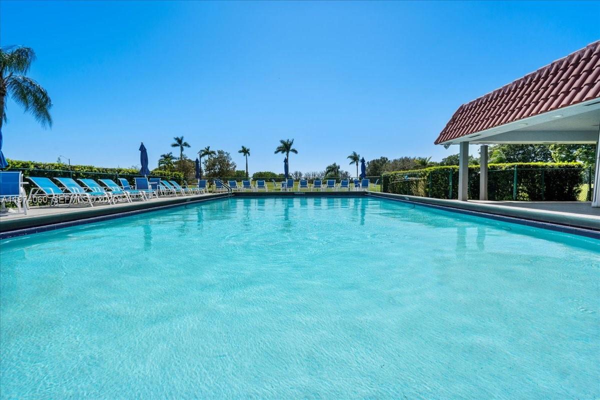 811 S Hollybrook Dr #208, Pembroke Pines FL 33025