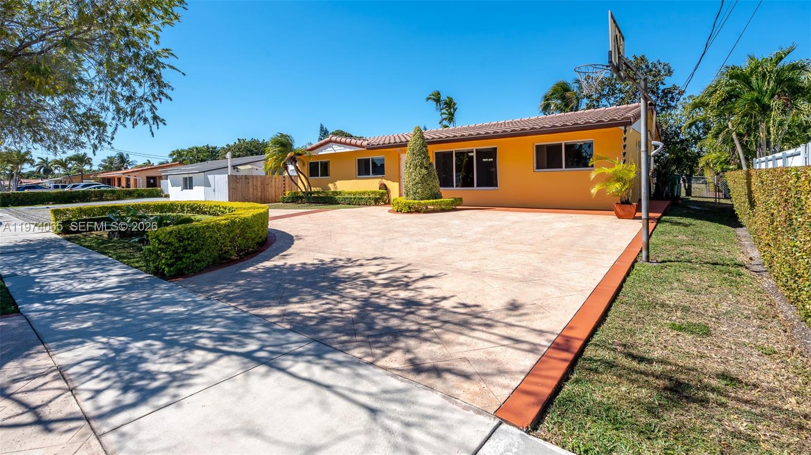 4600 SW 104th Ave, Miami FL 33165