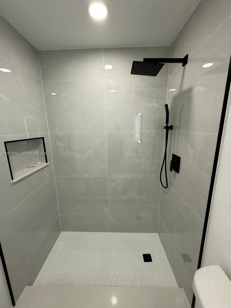 3010 NW 186th Ter, Miami Gardens FL 33056