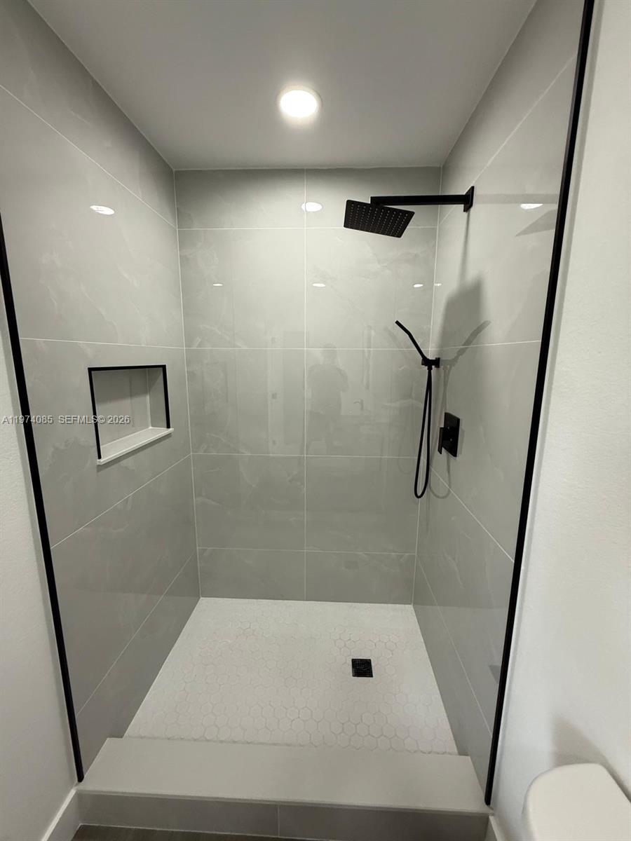 3010 NW 186th Ter, Miami Gardens FL 33056