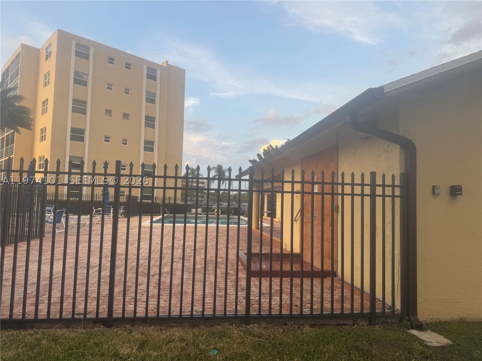 441 SE 3rd St #505, Dania Beach FL 33004