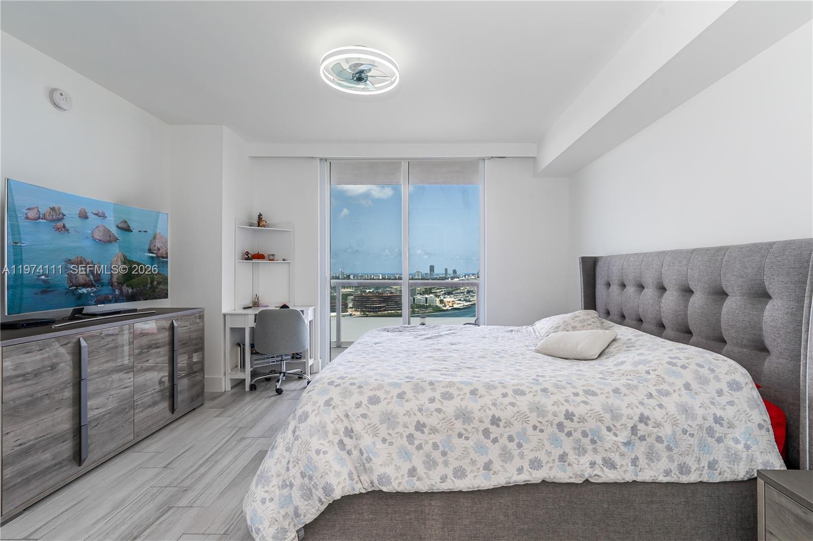 50 Biscayne Blvd #3106, Miami FL 33132