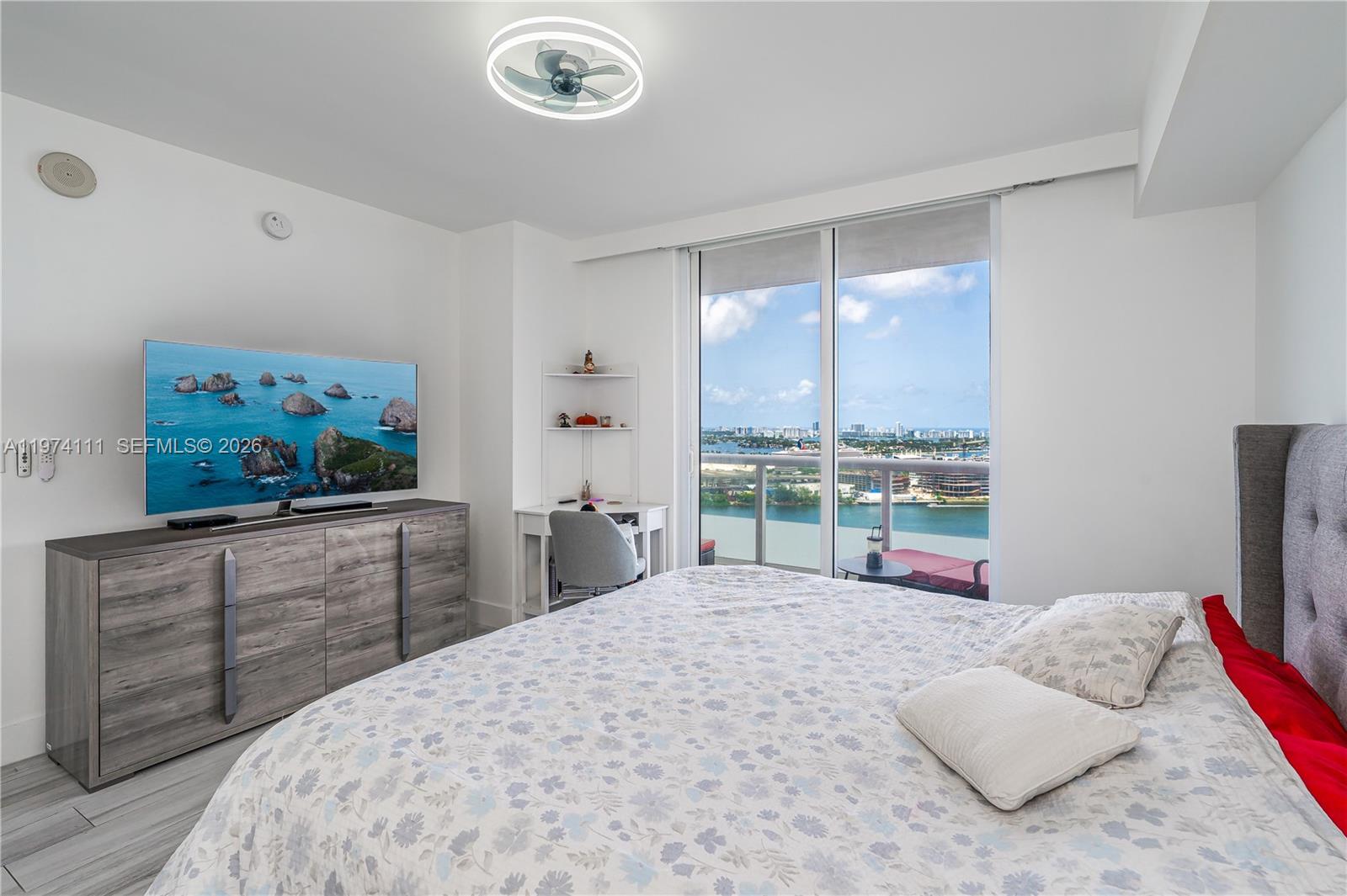 50 Biscayne Blvd #3106, Miami FL 33132