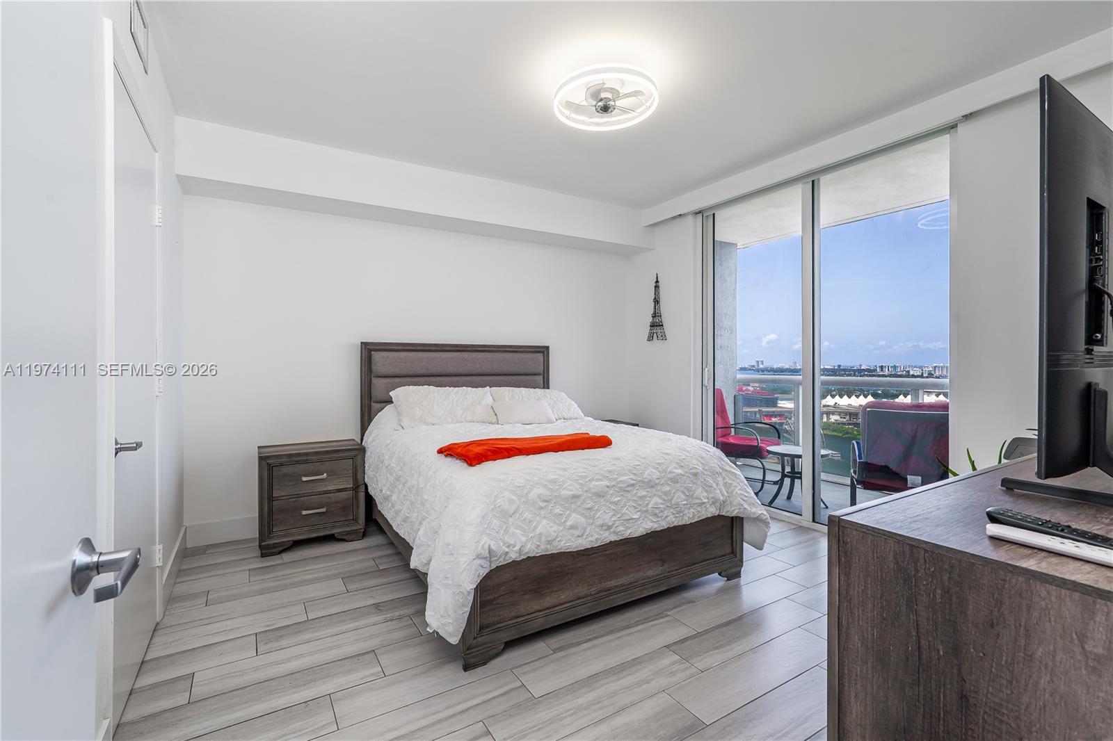 50 Biscayne Blvd #3106, Miami FL 33132