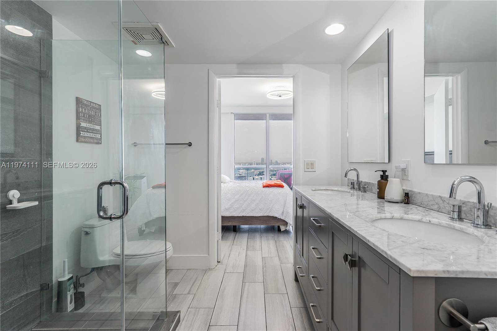 50 Biscayne Blvd #3106, Miami FL 33132