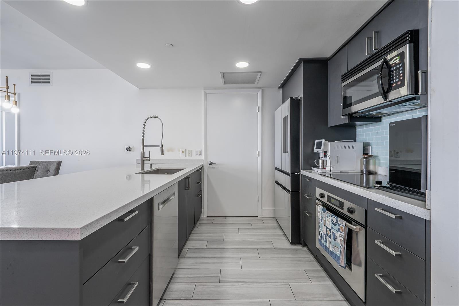 50 Biscayne Blvd #3106, Miami FL 33132