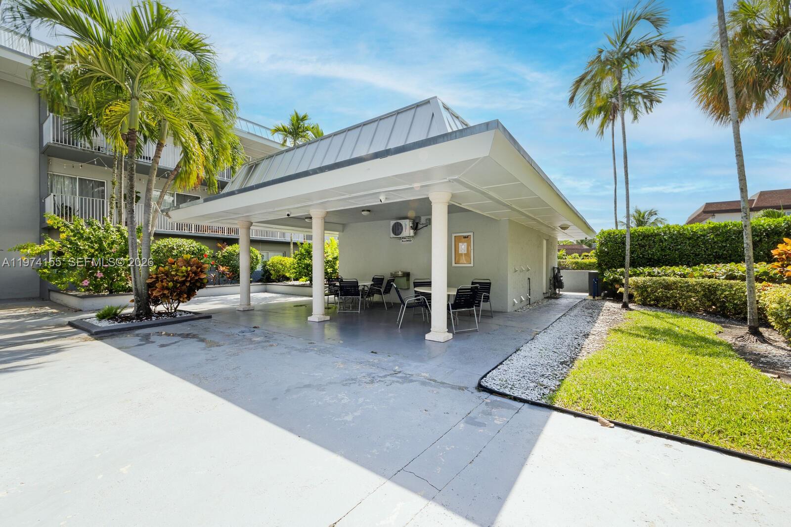 7401 SW 82nd st #109s, Miami FL 33143