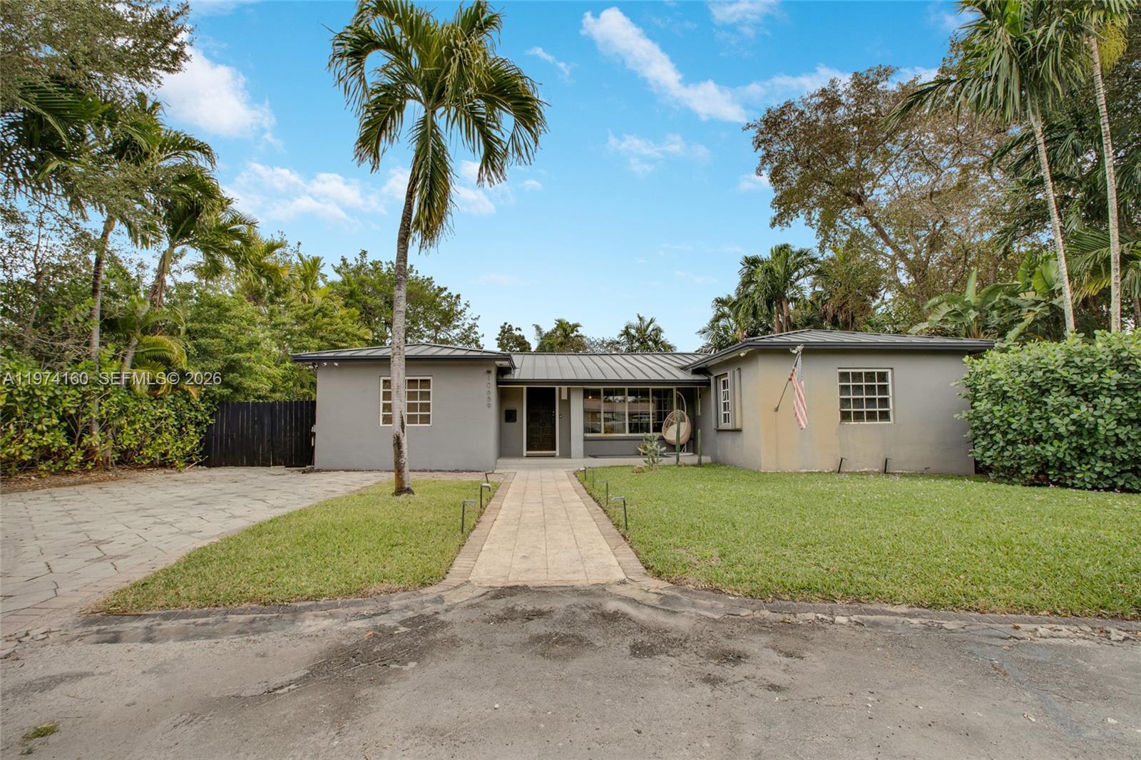 10659 NE 10th Pl, Miami Shores FL 33138