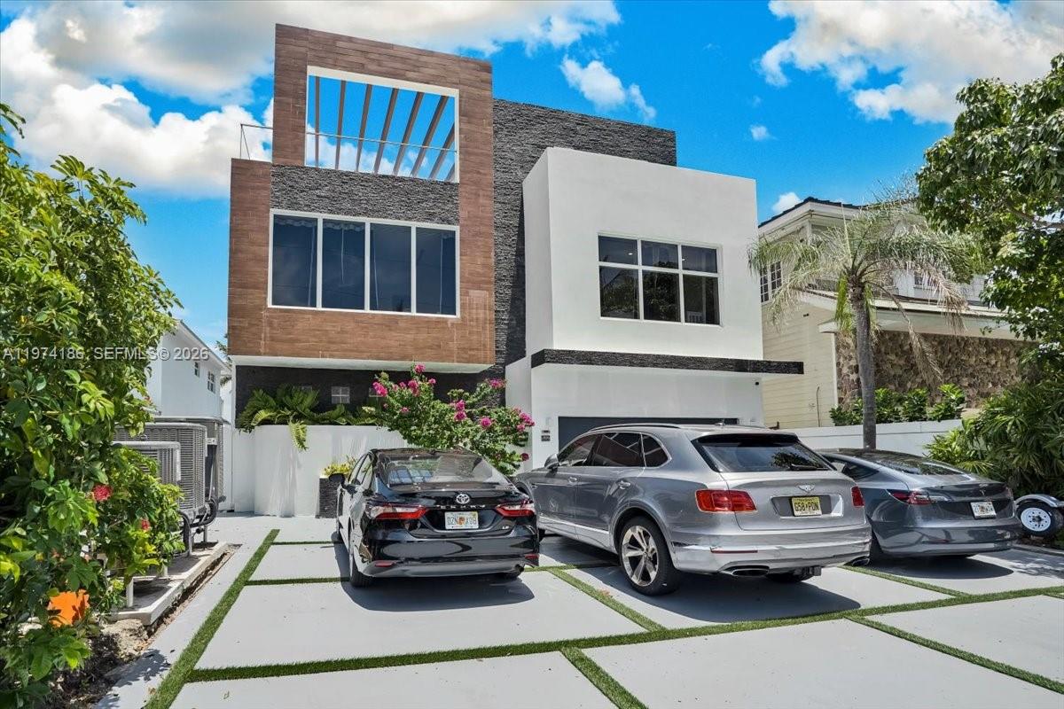 3036 N Atlantic Blvd, Fort Lauderdale FL 33308