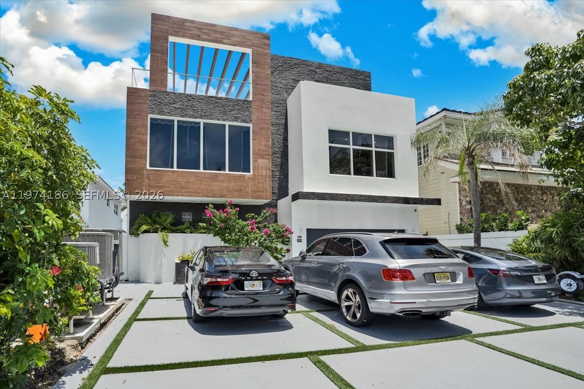 3036 N Atlantic Blvd, Fort Lauderdale FL 33308