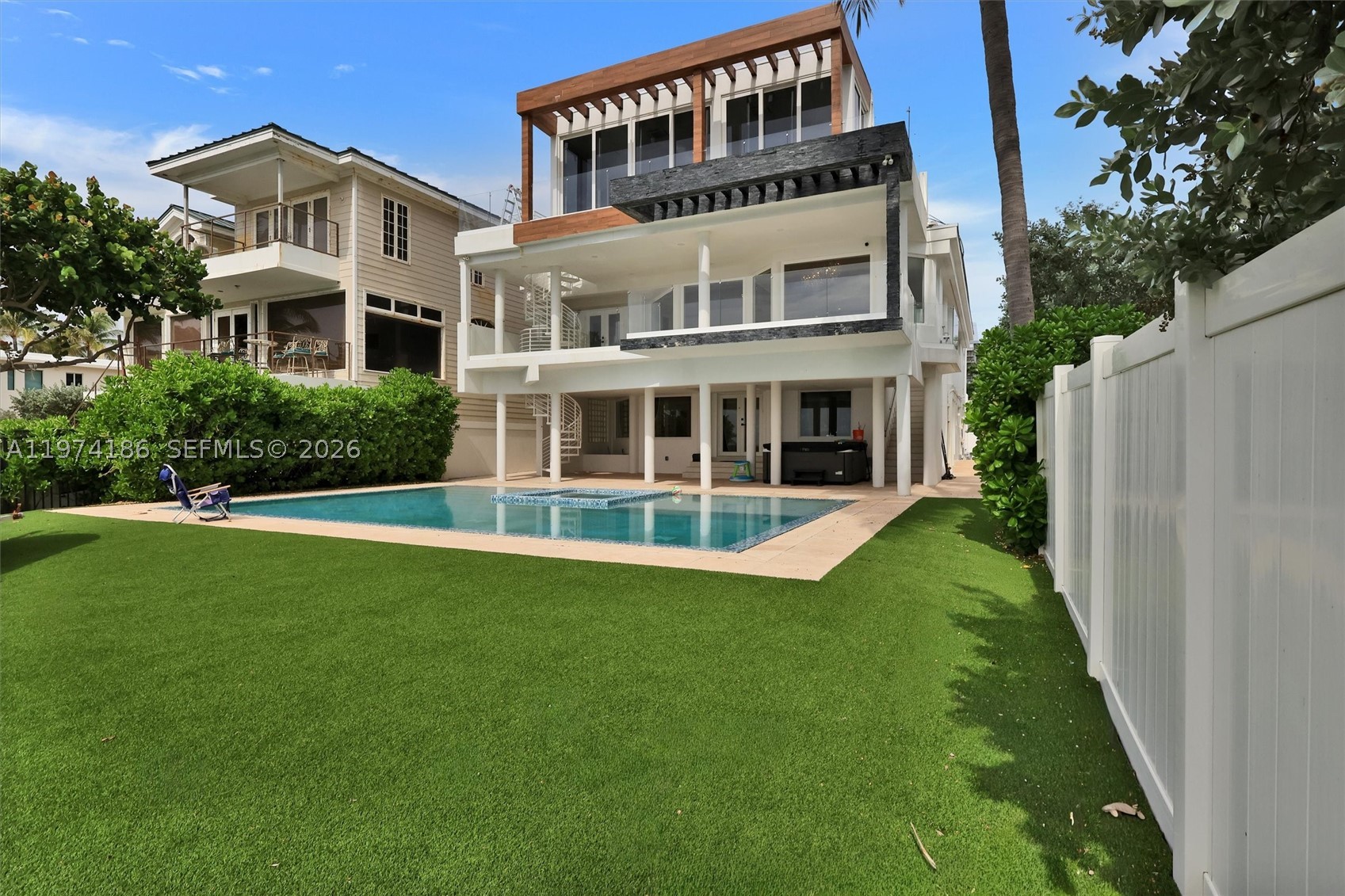3036 N Atlantic Blvd, Fort Lauderdale FL 33308