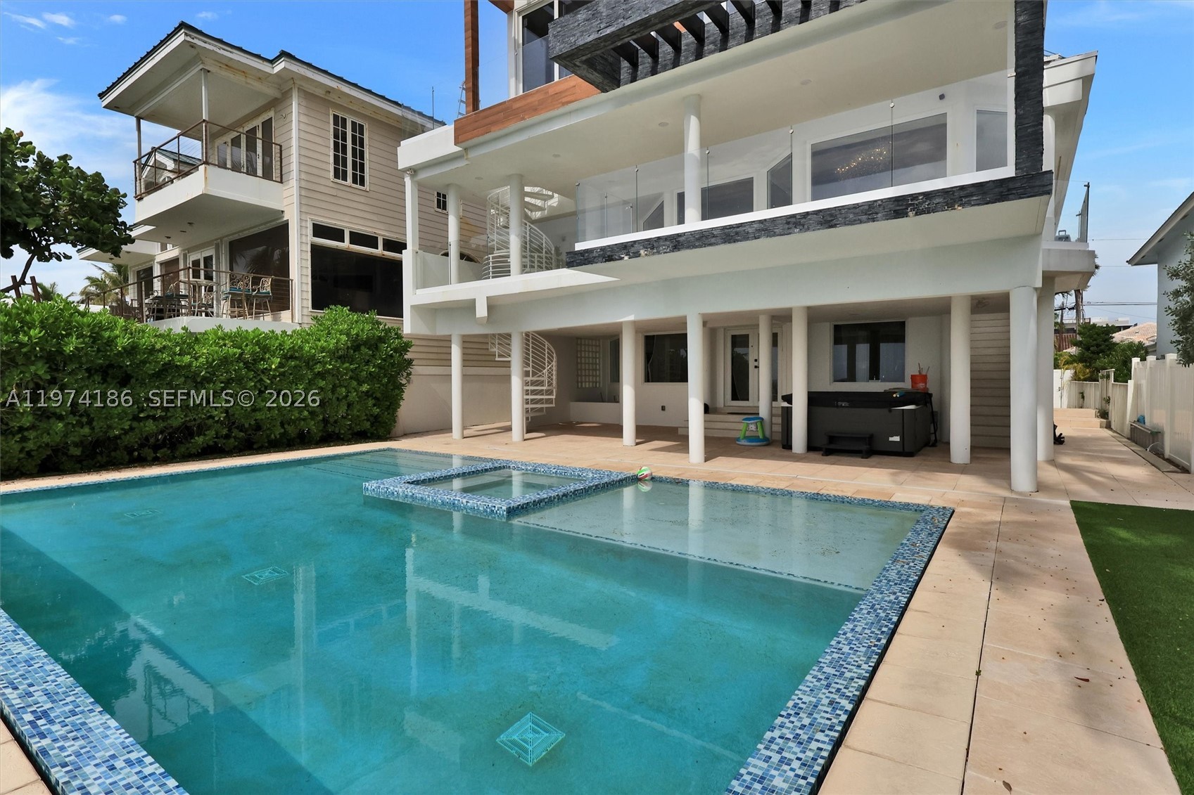 3036 N Atlantic Blvd, Fort Lauderdale FL 33308