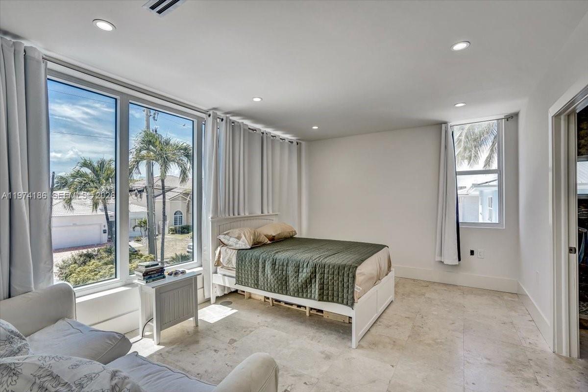 3036 N Atlantic Blvd, Fort Lauderdale FL 33308