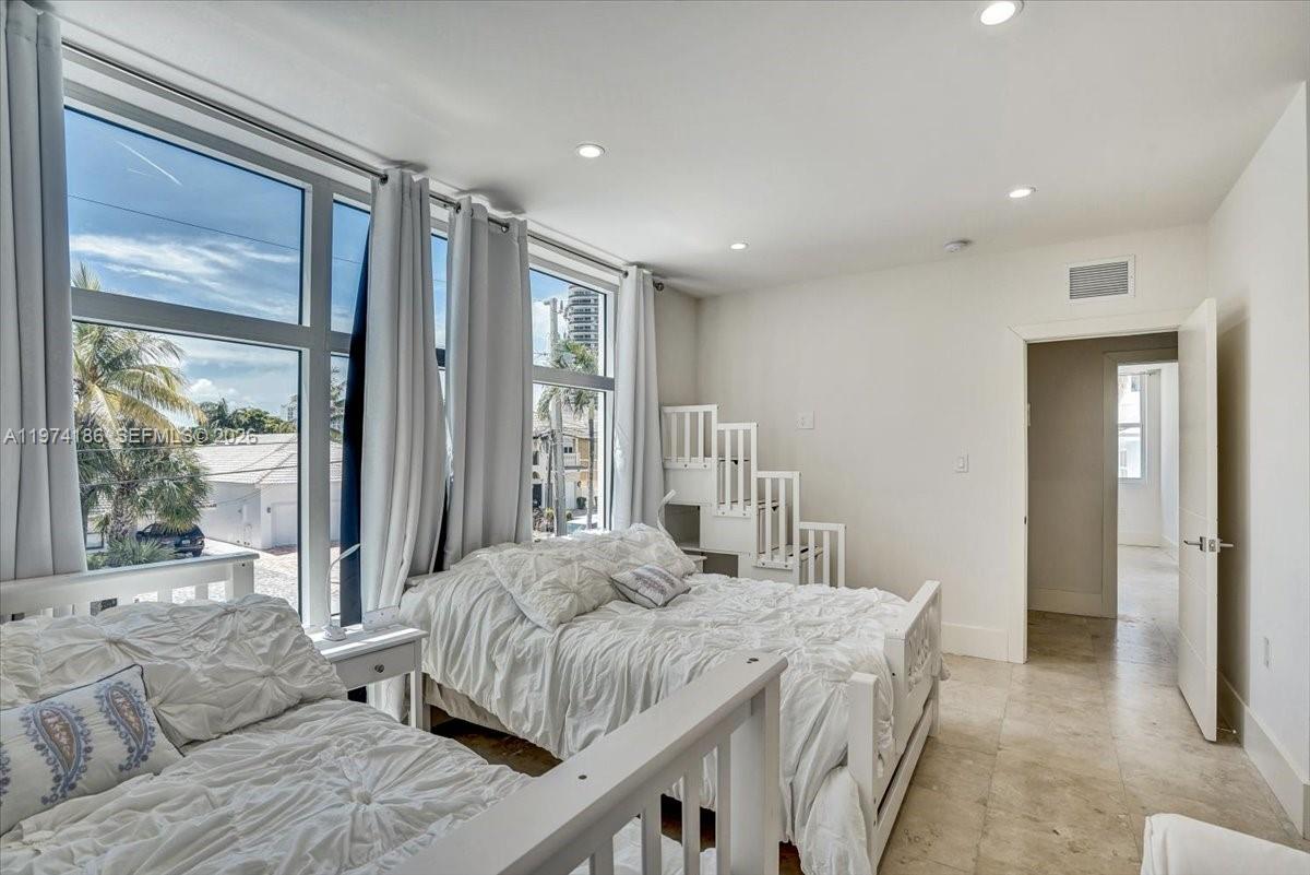 3036 N Atlantic Blvd, Fort Lauderdale FL 33308