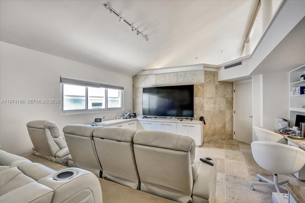 3036 N Atlantic Blvd, Fort Lauderdale FL 33308