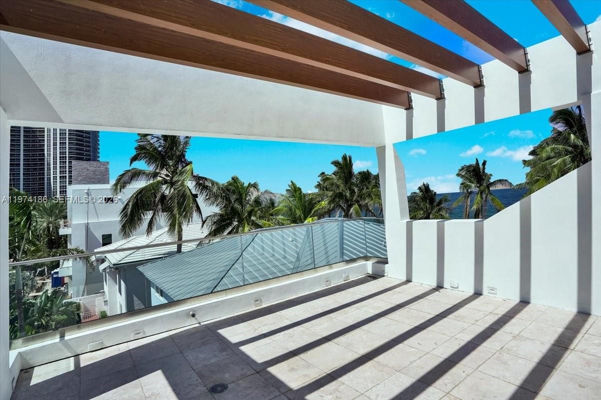 3036 N Atlantic Blvd, Fort Lauderdale FL 33308
