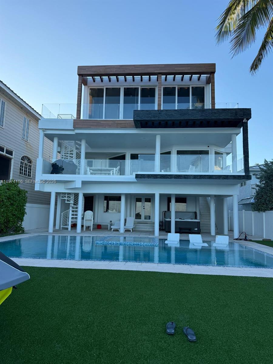 3036 N Atlantic Blvd, Fort Lauderdale FL 33308