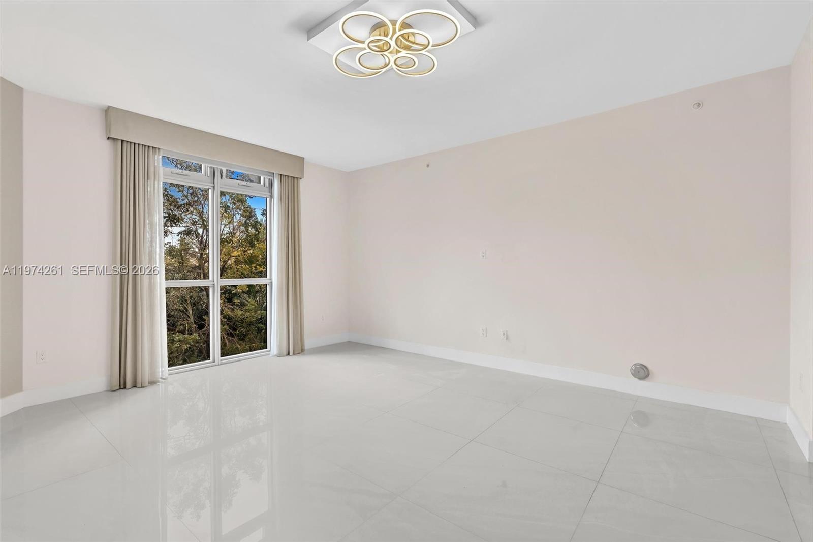 17301 Biscayne Blvd #210, North Miami Beach FL 33160