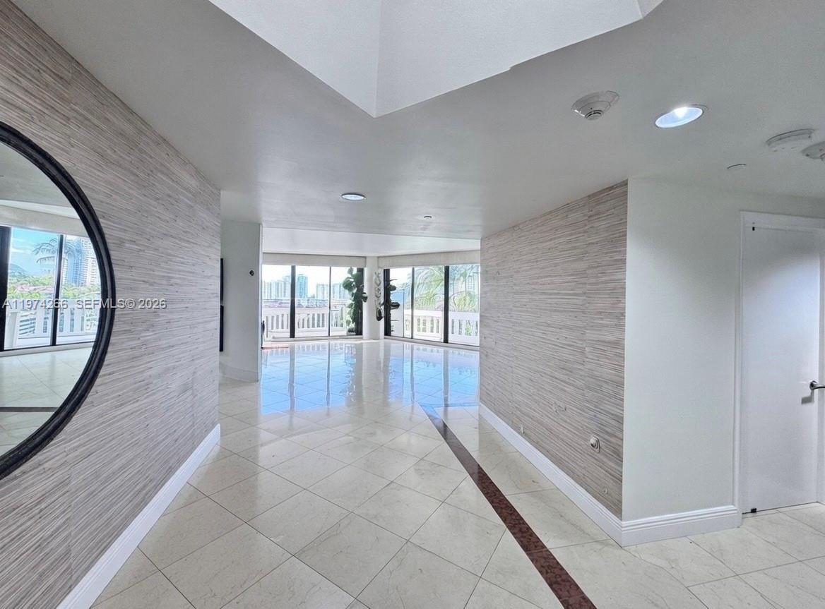 2000 Island Blvd #606, Aventura FL 33160
