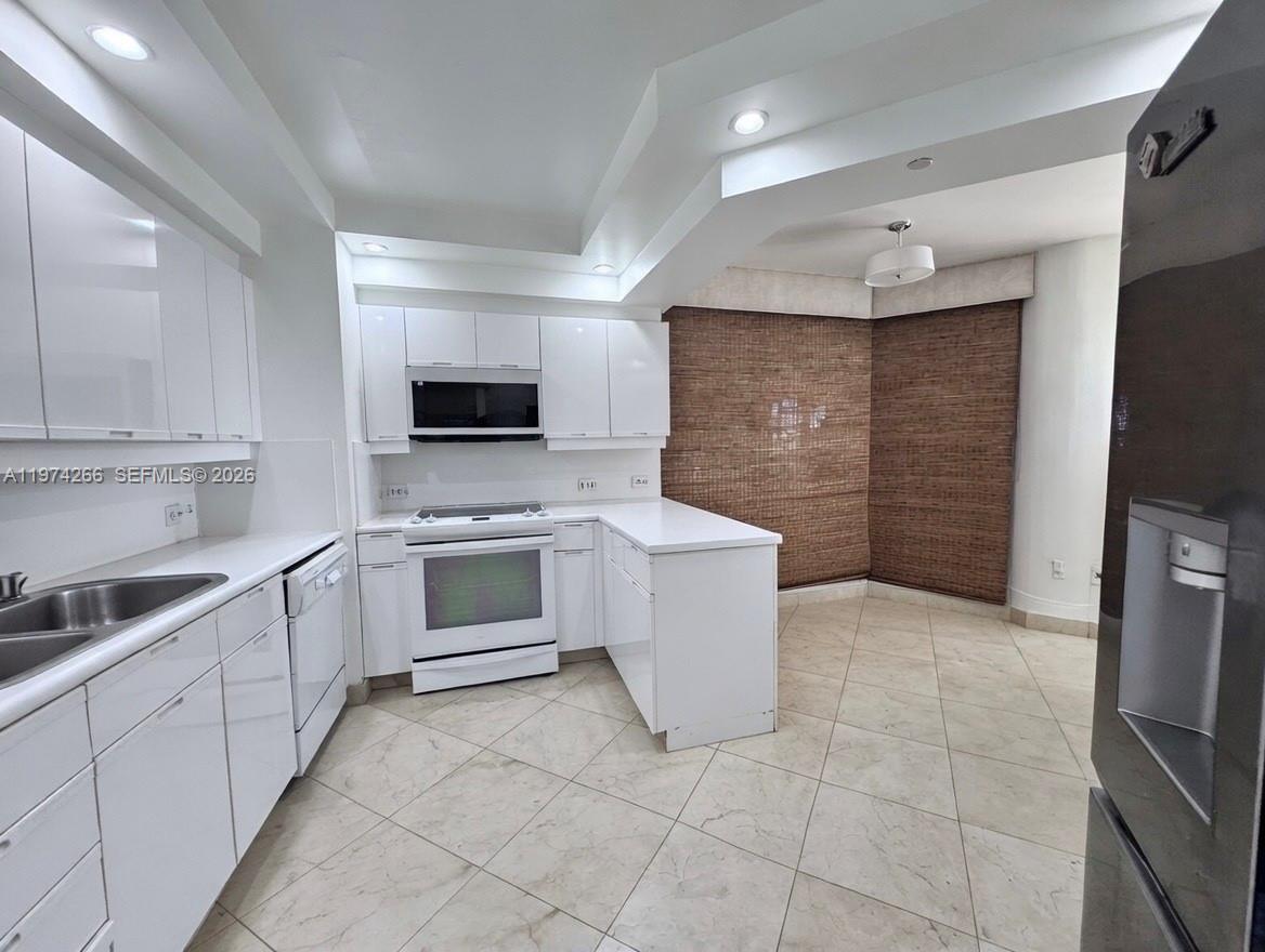 2000 Island Blvd #606, Aventura FL 33160