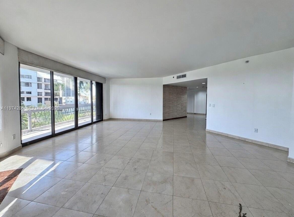 2000 Island Blvd #606, Aventura FL 33160