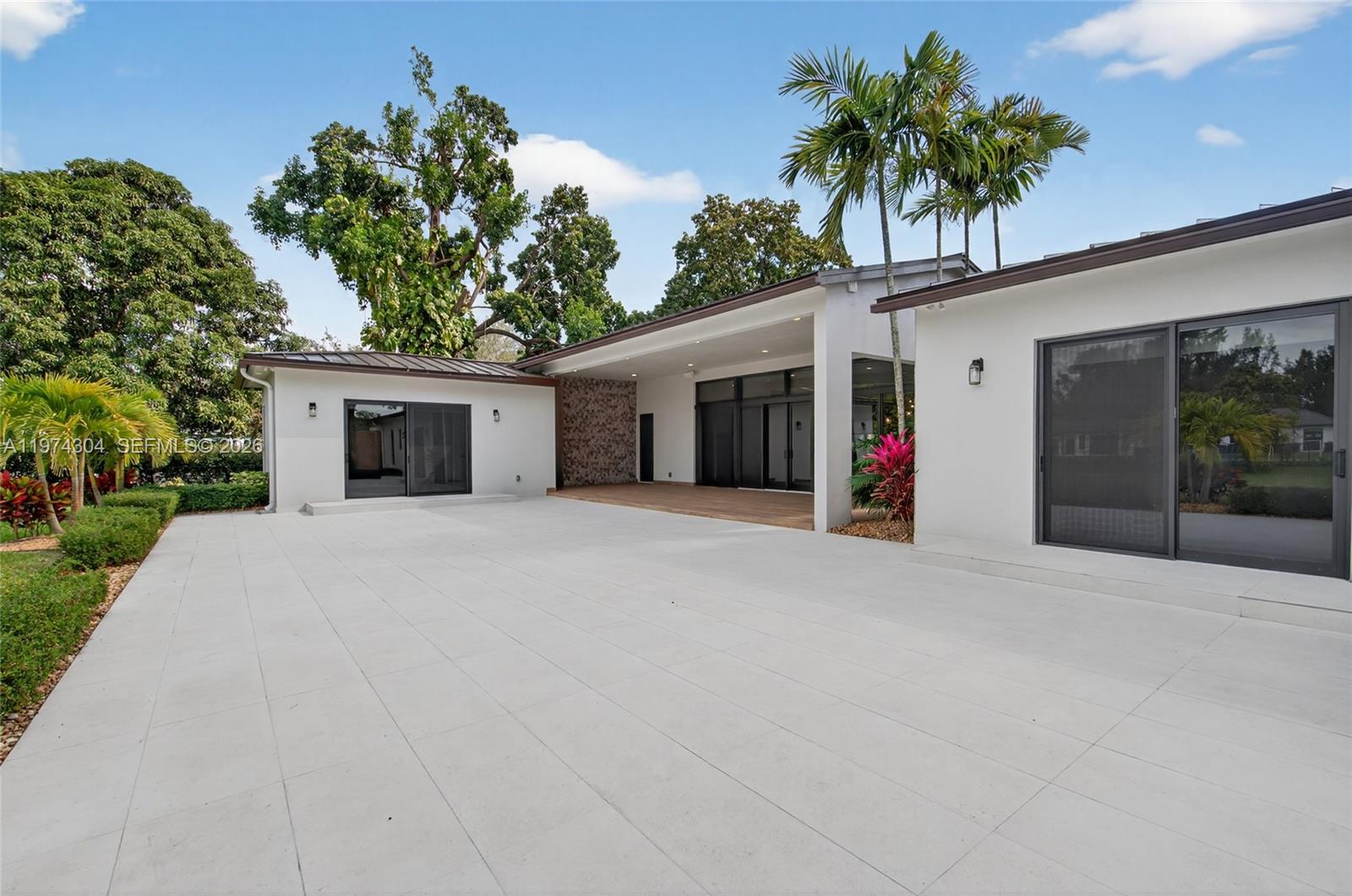 14401 W Palomino Dr, Southwest Ranches FL 33330