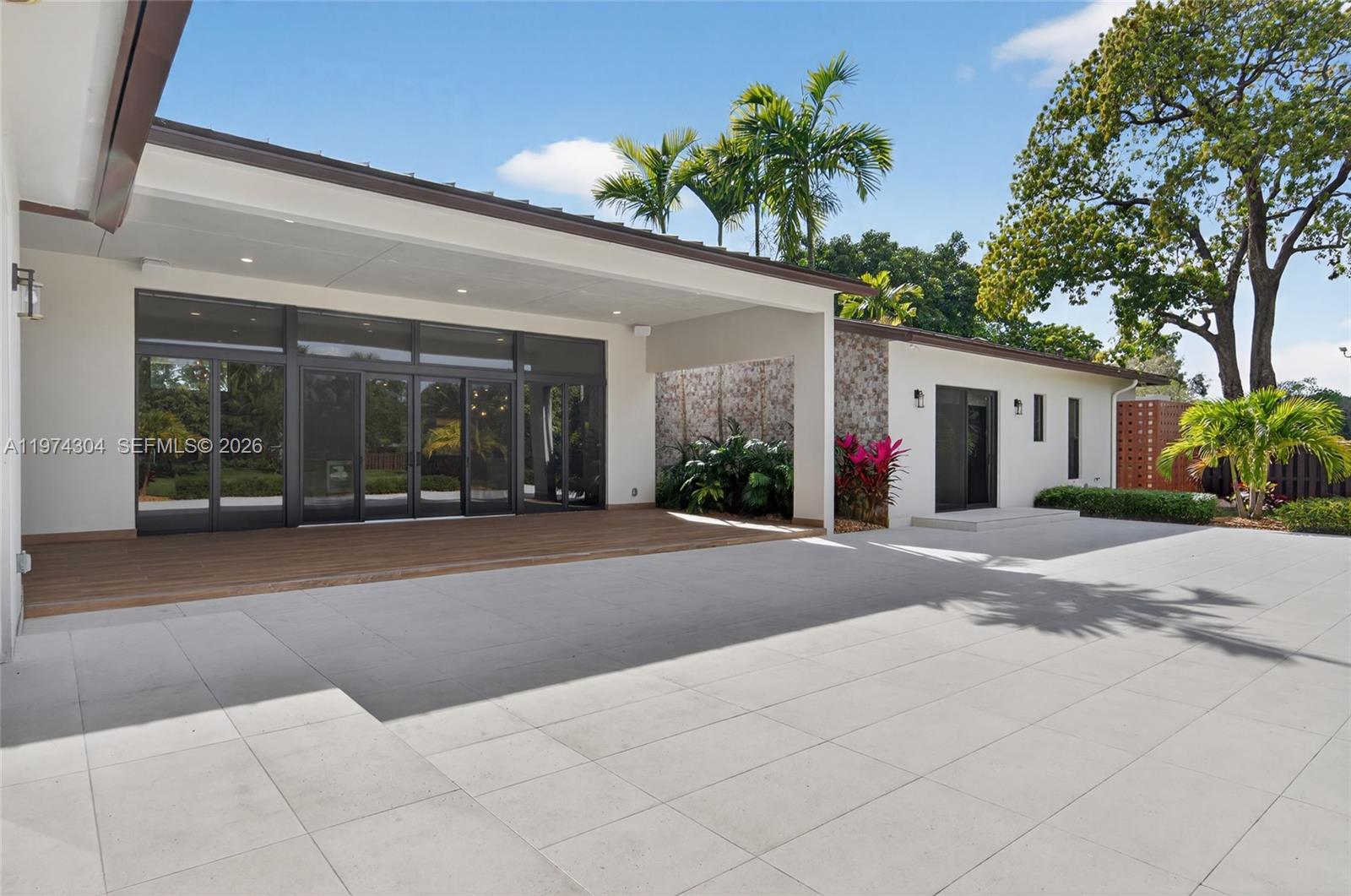 14401 W Palomino Dr, Southwest Ranches FL 33330