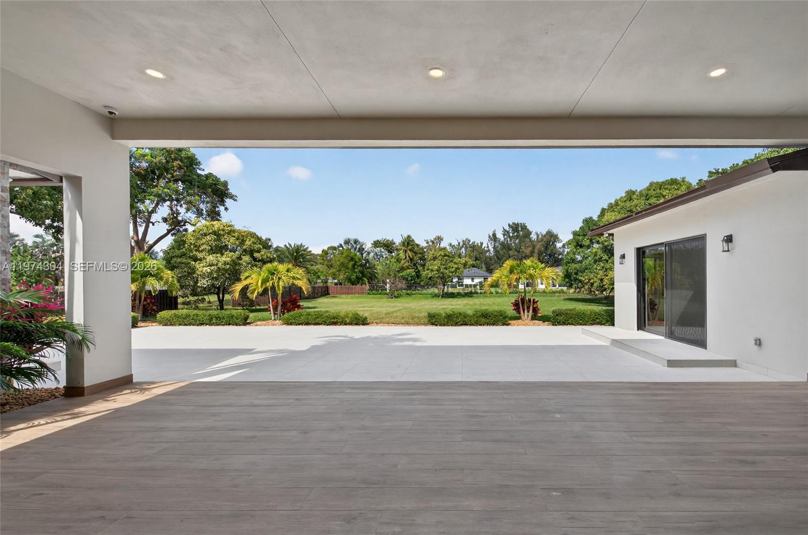 14401 W Palomino Dr, Southwest Ranches FL 33330