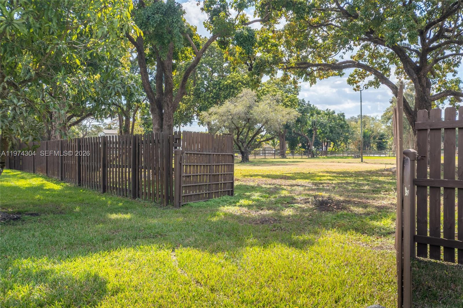 14401 W Palomino Dr, Southwest Ranches FL 33330