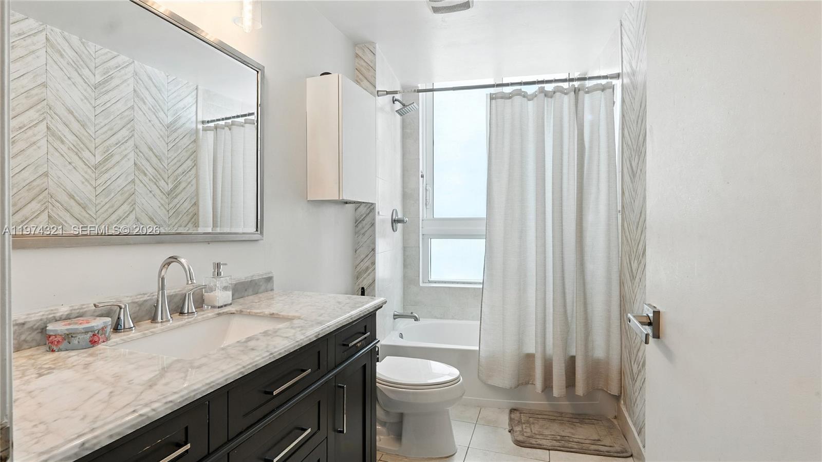 1900 N Bayshore Dr #2810, Miami FL 33132
