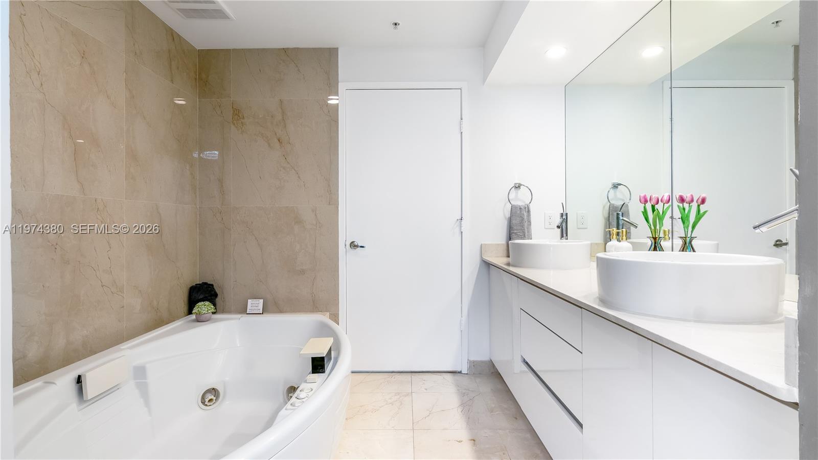 16275 Collins Ave #1503, Sunny Isles Beach FL 33160