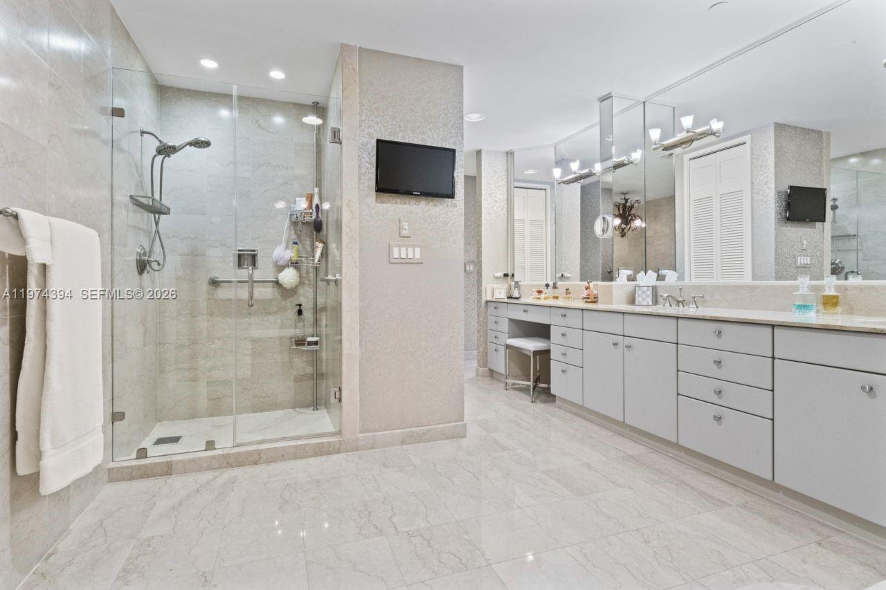 5266 Fisher Island Dr #5266, Miami Beach FL 33109
