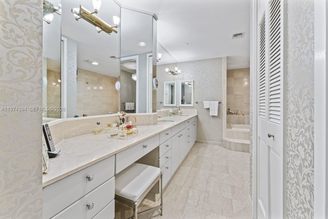 5266 Fisher Island Dr #5266, Miami Beach FL 33109
