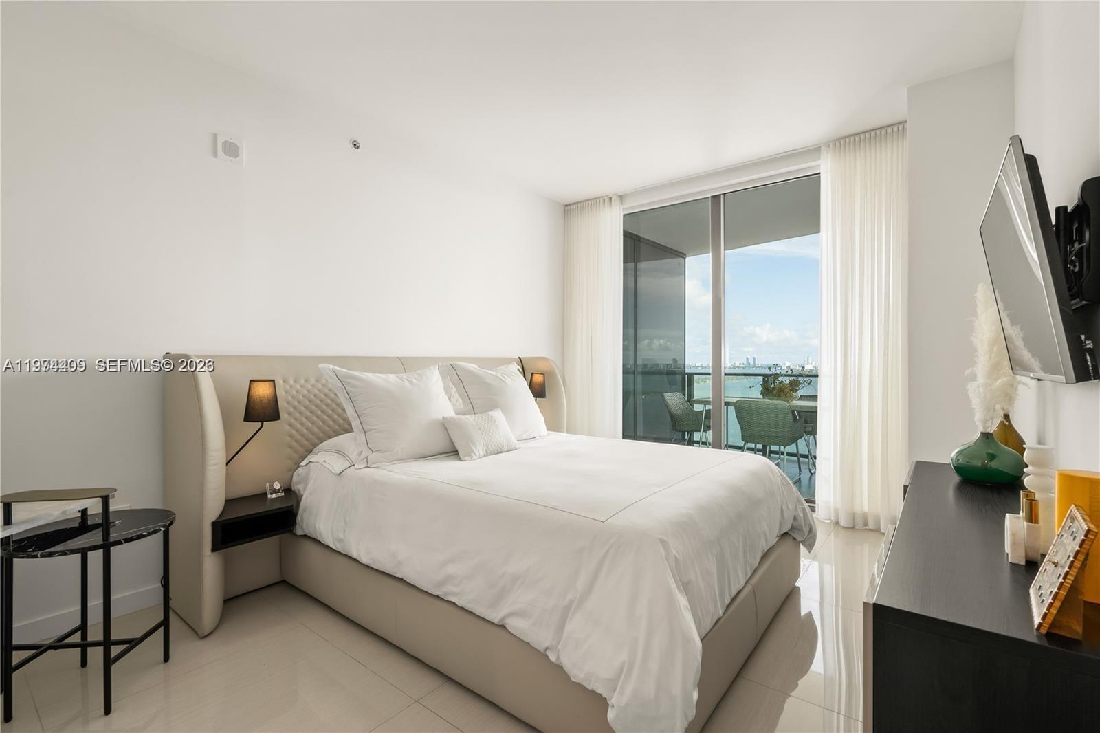 460 NE 28th St #2502, Miami FL 33137