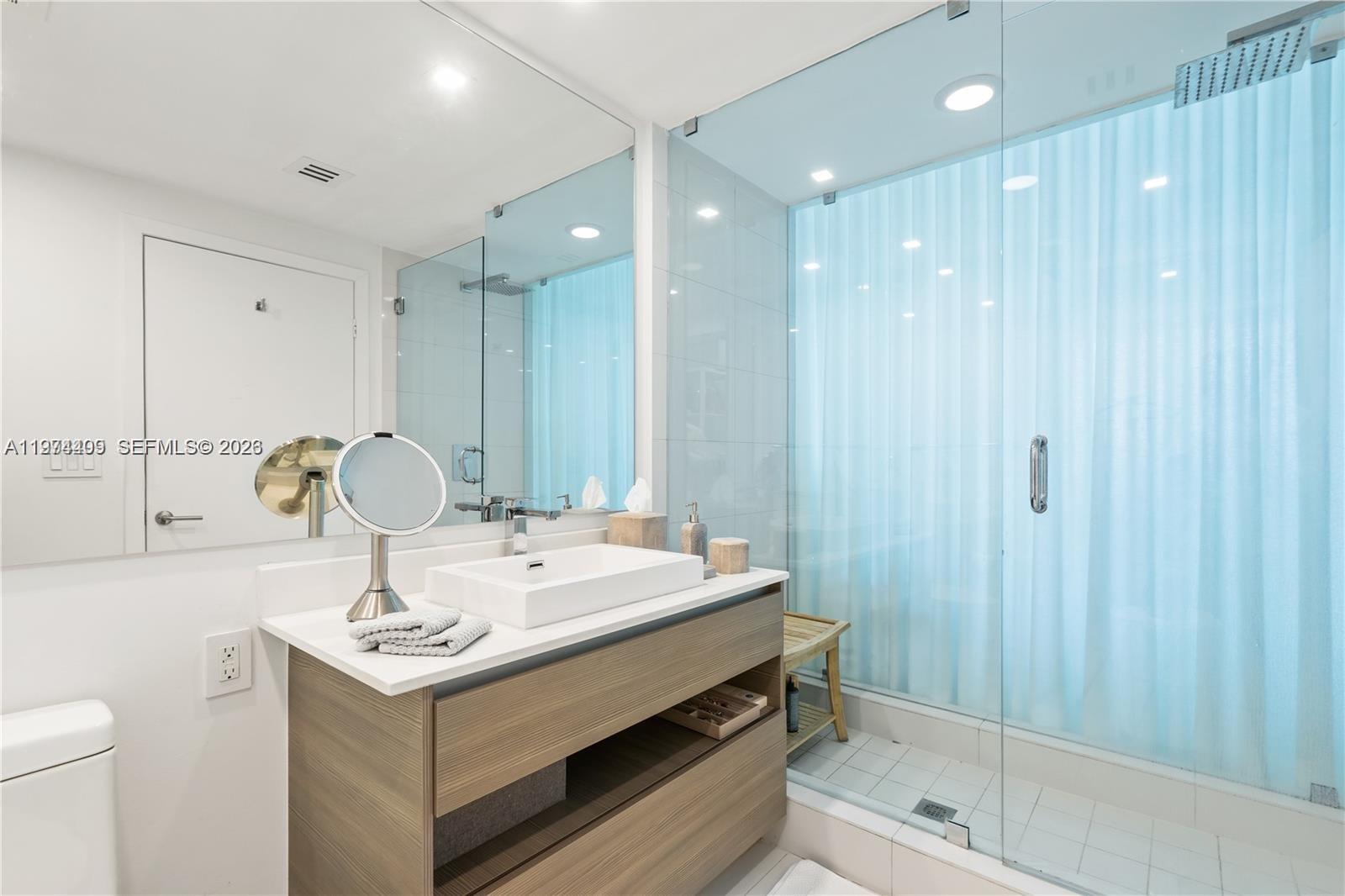 460 NE 28th St #2502, Miami FL 33137