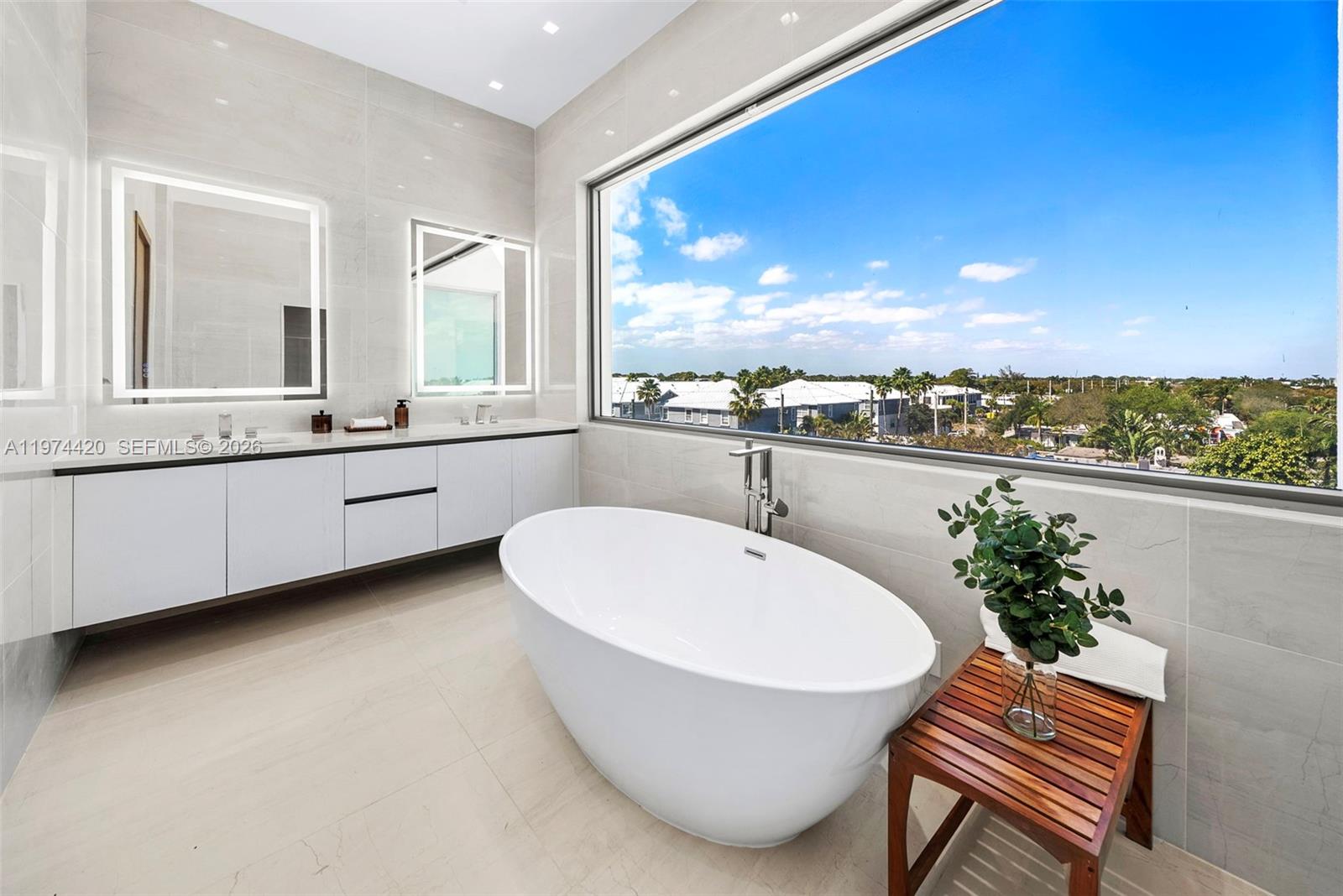 246 NE 6TH AVE #PH, Delray Beach FL 33483