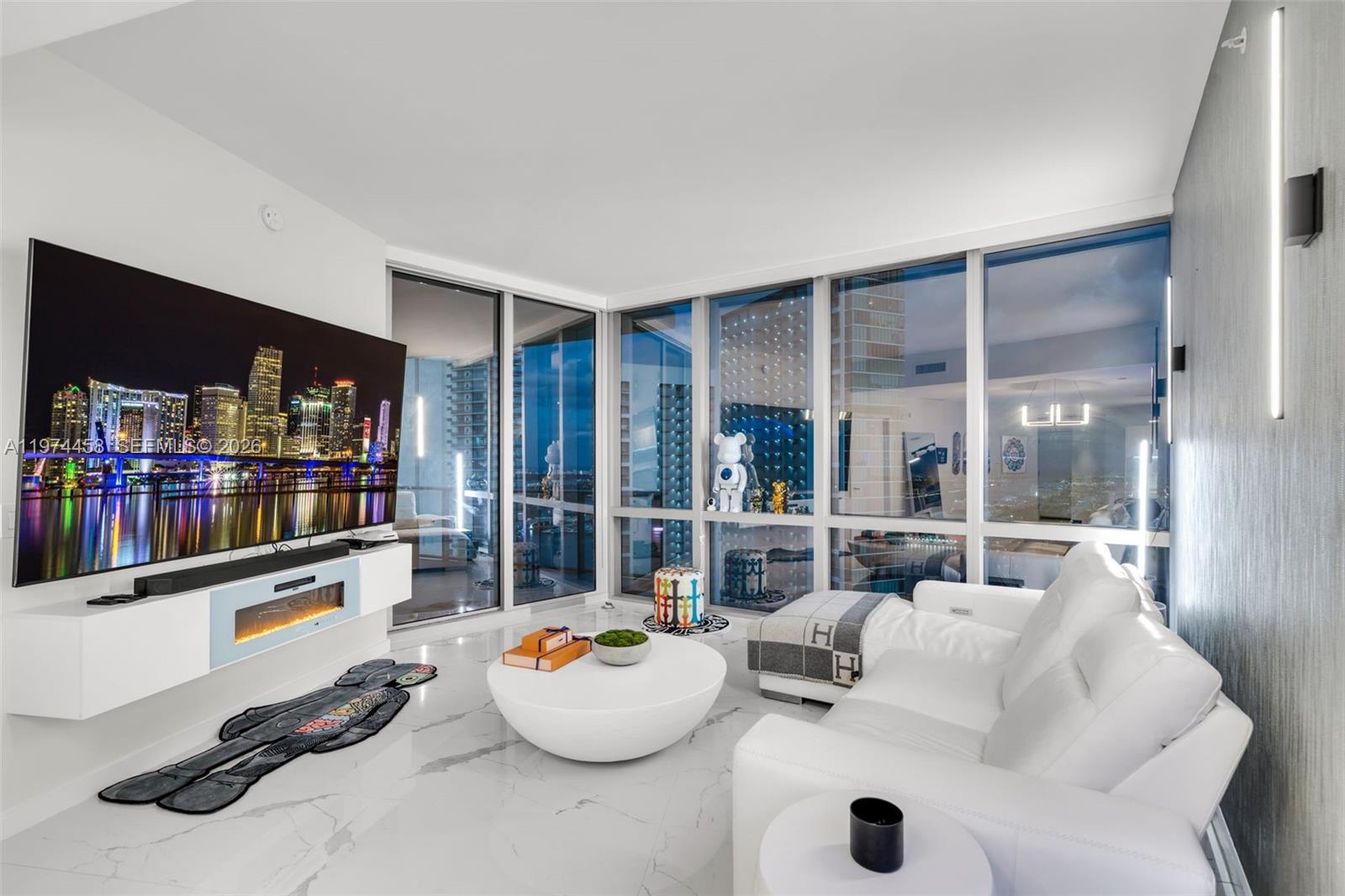 851 NE 1st Ave #4009 + Cabana 15, Miami FL 33132