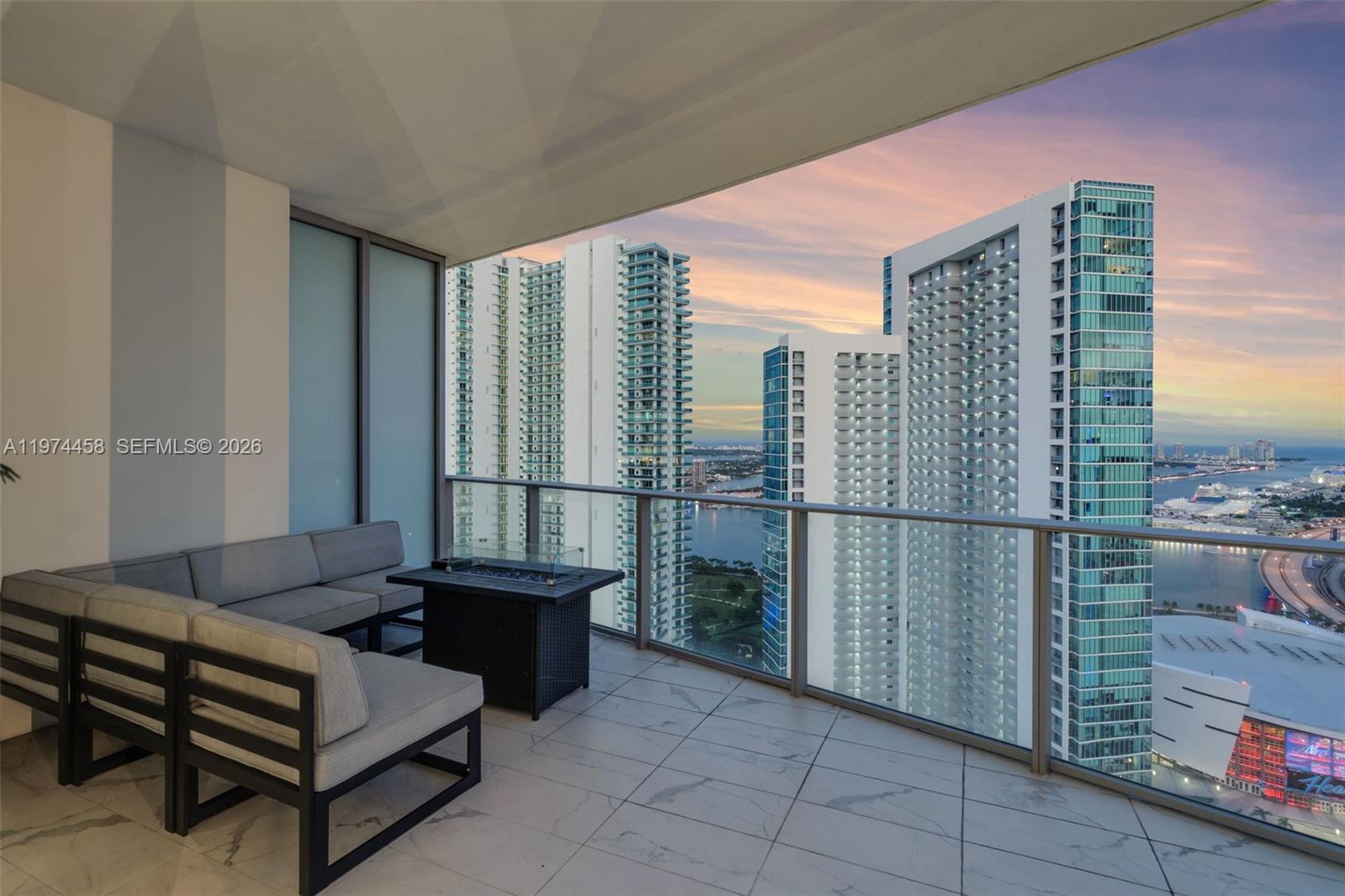 851 NE 1st Ave #4009 + Cabana 15, Miami FL 33132
